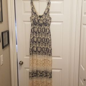 Great maxi with lace detail